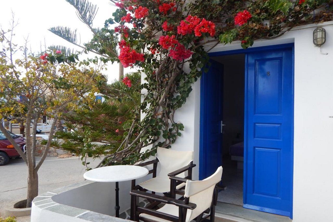 Evgenia Rooms And Apartments Folegandros Town Exterior photo