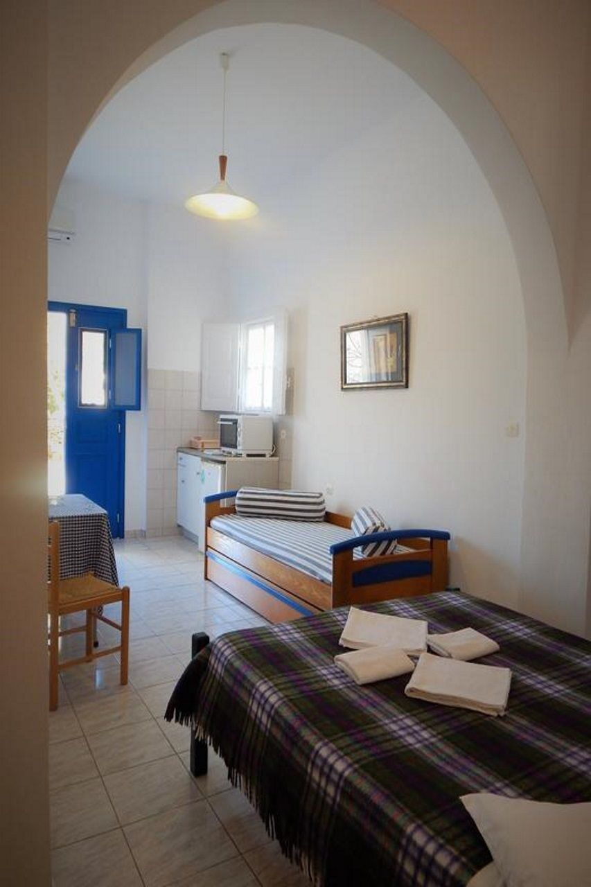 Evgenia Rooms And Apartments Folegandros Town Exterior photo