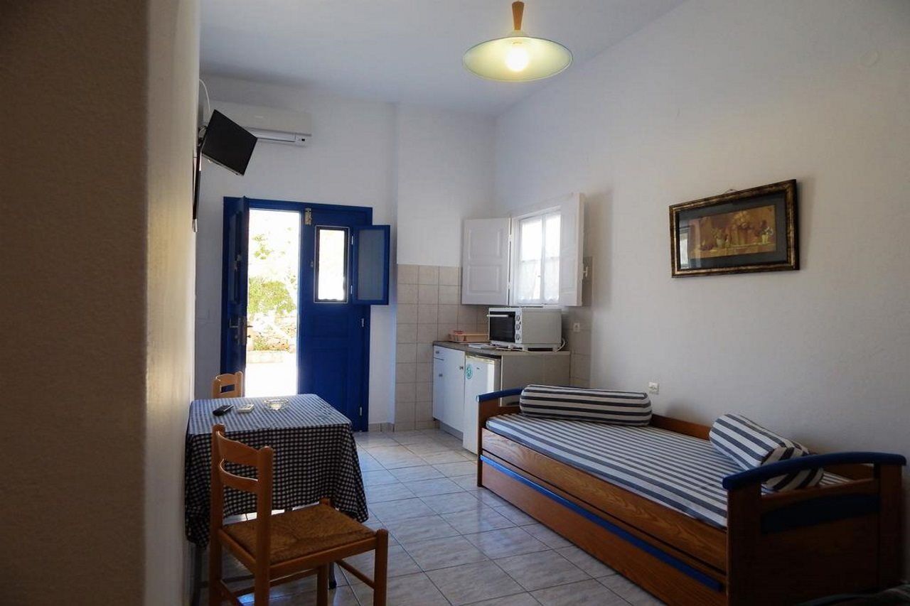 Evgenia Rooms And Apartments Folegandros Town Exterior photo